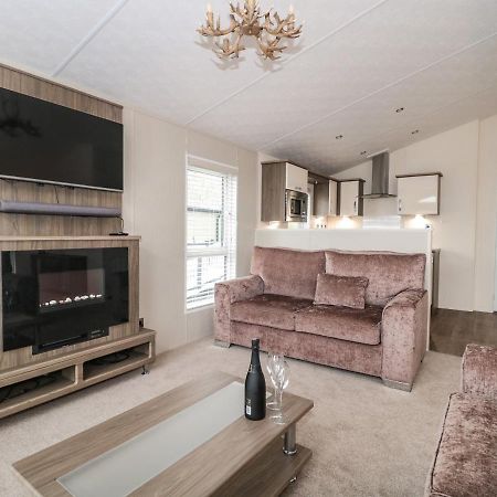 Amethyst Lodge Лимингтън Екстериор снимка