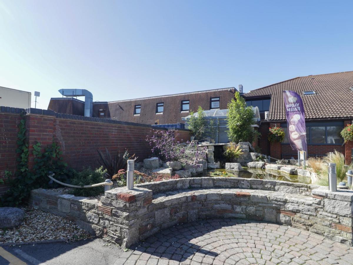 Amethyst Lodge Лимингтън Екстериор снимка